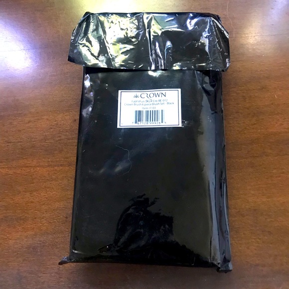 Brand New Crown 5 Piece Makeup Brush Set with Case - Picture 6 of 6